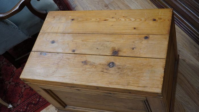 Early 20th-Century Pine Storage Chest / Coffee Table