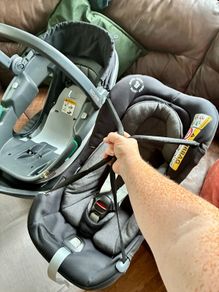 Maxi-Cosi Coral Infant Car Seat + ISOFIX Base