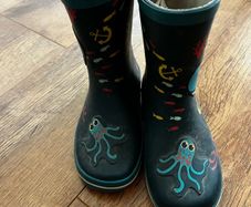 Boys wellies