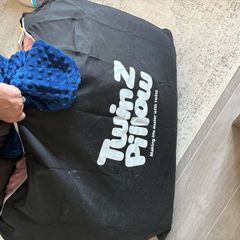 Twin Z pillow
