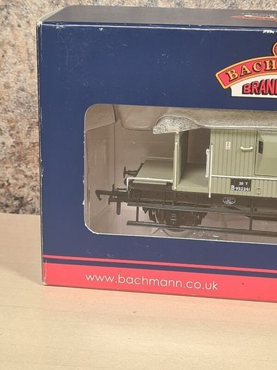 BACHMANN 20T brake van model train carraige 37-528C scale  1:76/00 BRAND NEW BOXED