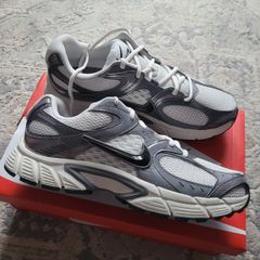 Nike trainers UK11