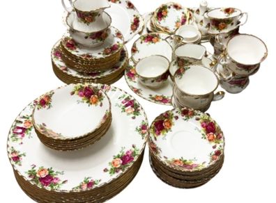 69 Pieces Royal Albert Old country roses dinner set