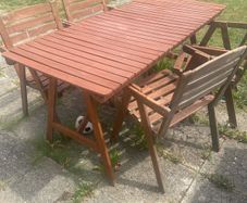 outdoor table and chairs