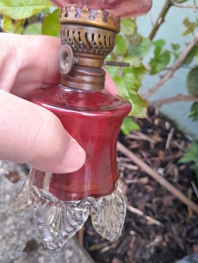 19ct  crambery oil lamp