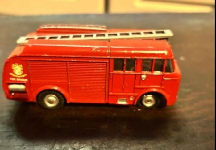 Dinky fire engine