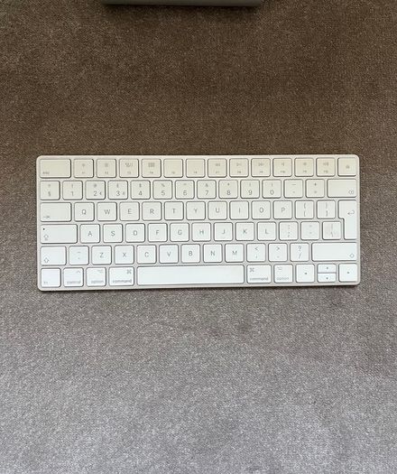 Apple iMac 21.5" (Late 2013) 1TB Crucial SSD Upgrade