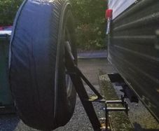 Spare tire carrier