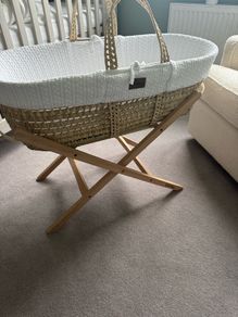 The Little Green Sheep Moses Basket - White