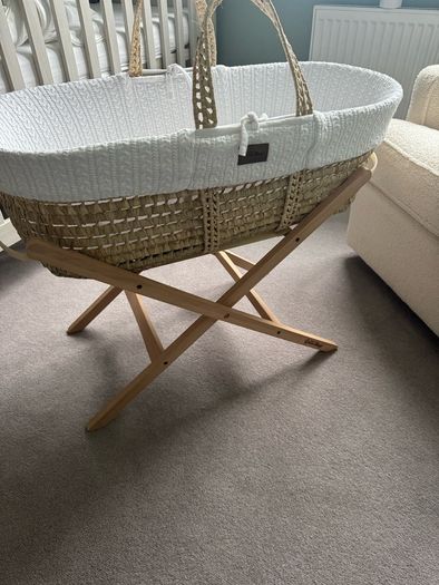 The Little Green Sheep Moses Basket - White