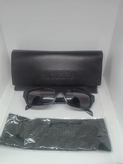 Moschino Sunglasses Ladies with Case and Cloth Free Postage