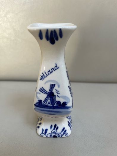 Hand painted Delft bluecolour mini vase