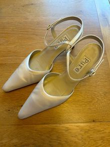 Ivory wedding shoes