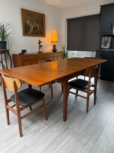 Mid Century Extendable Dining Table