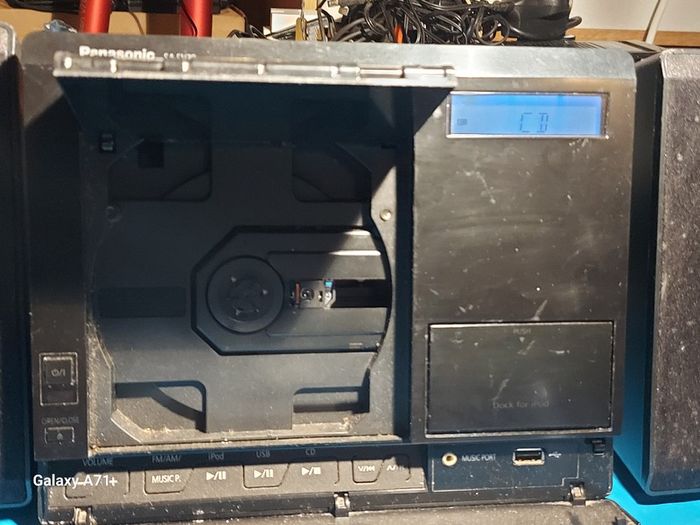 Panasonic SA-EN38 MINI STEREORadio CD MP3 USB iPod Dock music system, in excellent condition