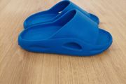 Plain blue sliders (Size UK12/EU30)