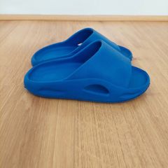 Plain blue sliders (Size UK12/EU30)