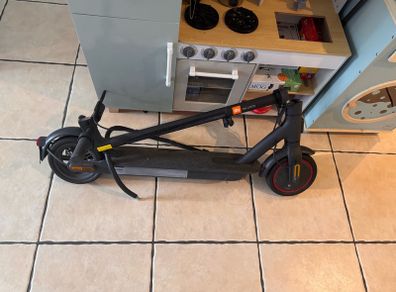 Xiaomi Mi Electric Scooter Pro 2
