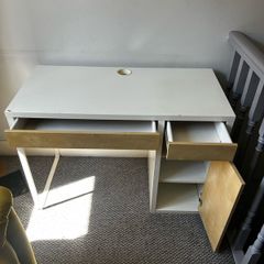 Computer desk / study desk
