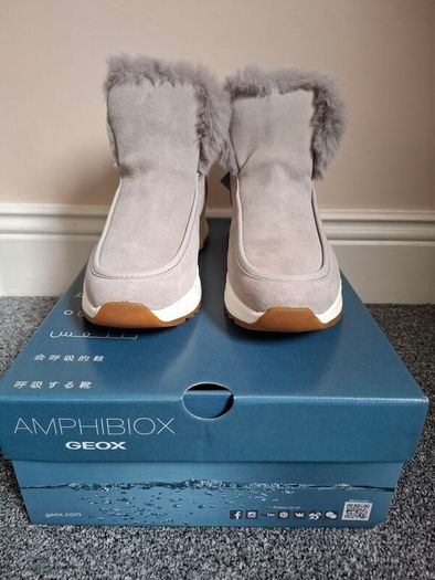 Brand new Geox AMPHIBIOX suede boots