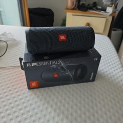 JBL Flip Essential 2 Bluetooth Speaker Excellent Condition