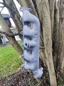 Mercedes 250D Exhaust Manifold