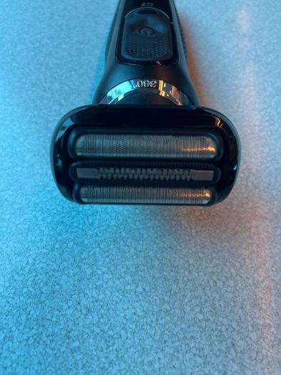 braun new series 7 smart sonic shaver with smart dock station clean charge Wet and Dry Electric Shaver