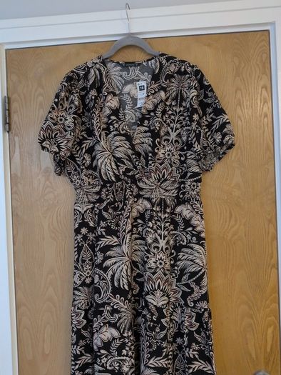 Dunnes Stores Printed Dress.  S.16.  B.N.W.T.