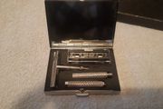 Gilette TRAC II, G2, GII, PII Vintage small travel shaving razor in chromed metal case