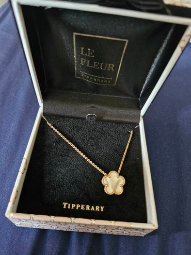 Womens Necklace / Tipperary Crystal Collection