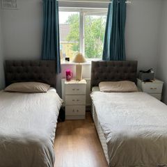 single bed (2 single beds)
