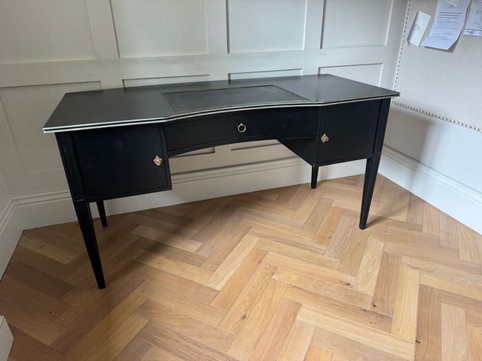 Beautiful Desk with Leather Inlay