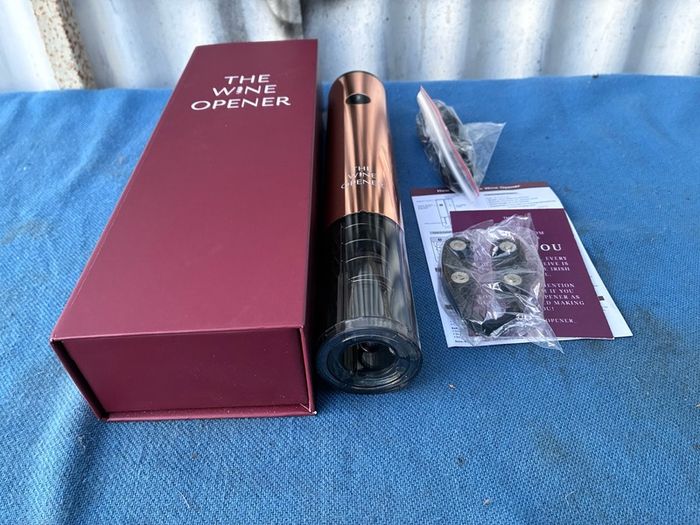 Rechargeable wine opener