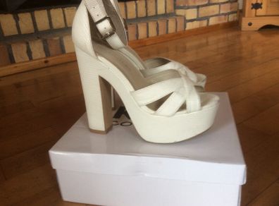 High heels sandals