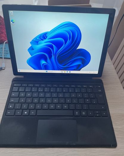 Surface pro 7+ i5/256G/16G