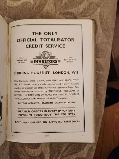 The Horseman's Year Book. Edited By Lt.col.w.e.lyon. 1950 First Edition Hardback In Good Condition. Plus Hunting,showing, And Chasing. By Sam Marsh. See Photos For Same.