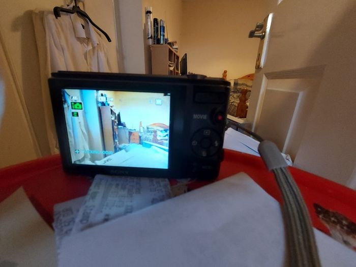 Sony Cyber-shot, Model DSC-W800, 20.1 Megapixels, 5 x optical Zoom, Battery Charged, Tested Fine, No Memory Card, Excellent Cosmetic Condition and working great