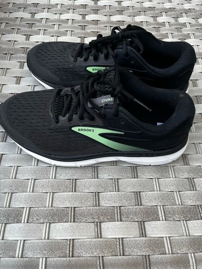 Brooks ladies Dyad trainers