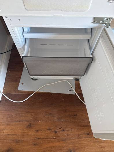 SAMSUNG integrated Fridge Freezer : BRB26705FWW