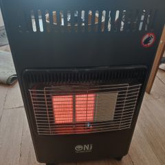 Portable gas heater. Nj-H2 (Superser) and 3 gas canisters!