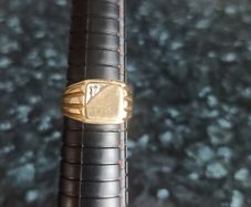 signet ring 9ct diamond
