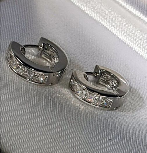 Pristine Vintage Reversible Silver Huggies