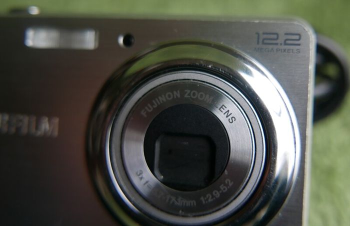 Fujifilm FinePix J38-12.2 MP-Digital Camera- Charging Cable-Tested