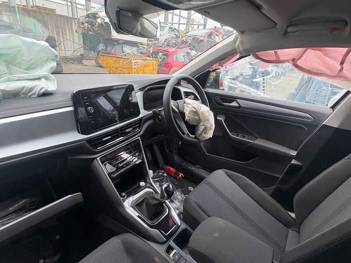 Breaking 2025 Vw T-roc 1.0 Petrol Manual
