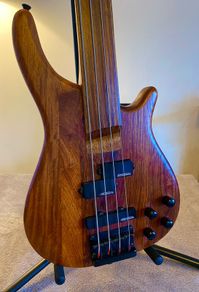 VINTAGE V940 Fretless - Active