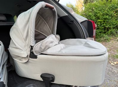 Uppababy Carrycot, Mamas& papas Sage Green