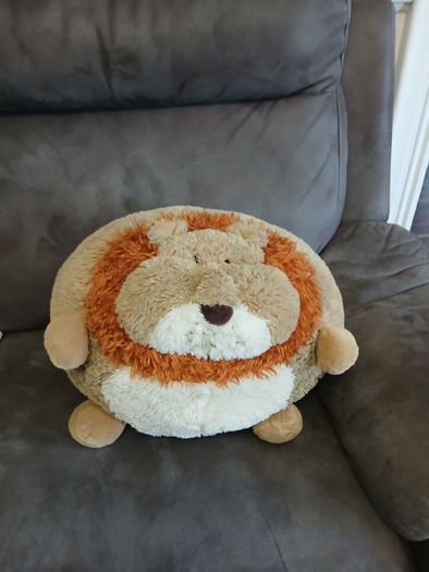 Playroom clear out - Huge assortment soft toys and teddies excellent condition great value
