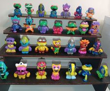 Fings Figures approx 4 cms produced by Topps Rare Figures Set From 2010 Discontinued 1 Year Later 28 Figures #3