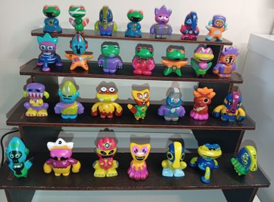 Fings Figures approx 4 cms produced by Topps Rare Figures Set From 2010 Discontinued 1 Year Later 28 Figures #3