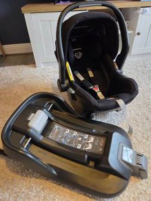 UPPAbaby Mesa Car Seat + Isofix Base